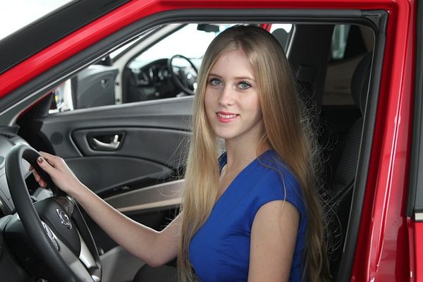 Czy warto korzystać z usług eksperta przy zakupie auta? Poradnik dla niewtajemniczonych
